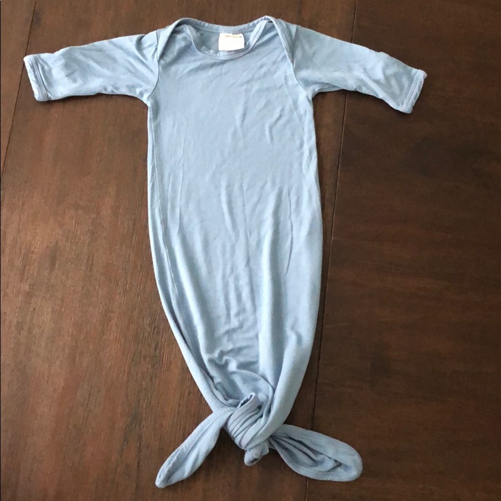 Spearmint Love infant knotted gown and hat set